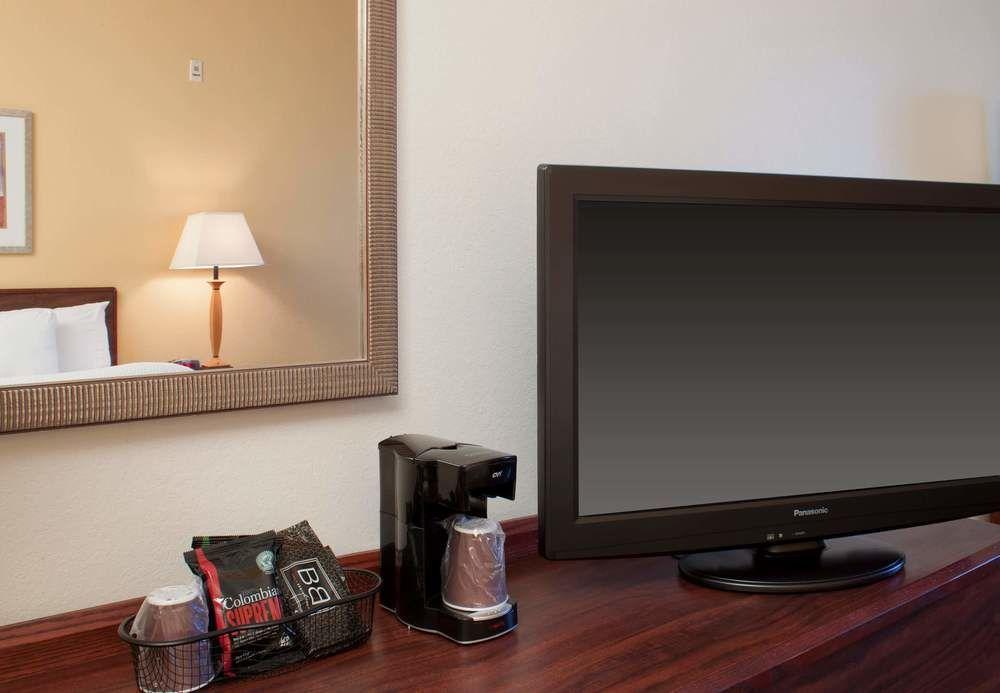 Comfort Inn & Suites Liverpool - Syracuse Εξωτερικό φωτογραφία