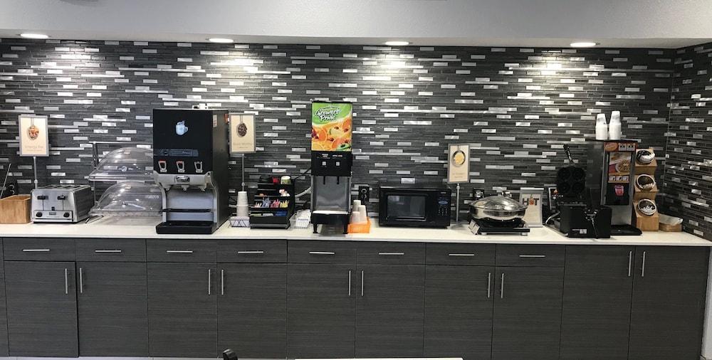 Comfort Inn & Suites Liverpool - Syracuse Εξωτερικό φωτογραφία