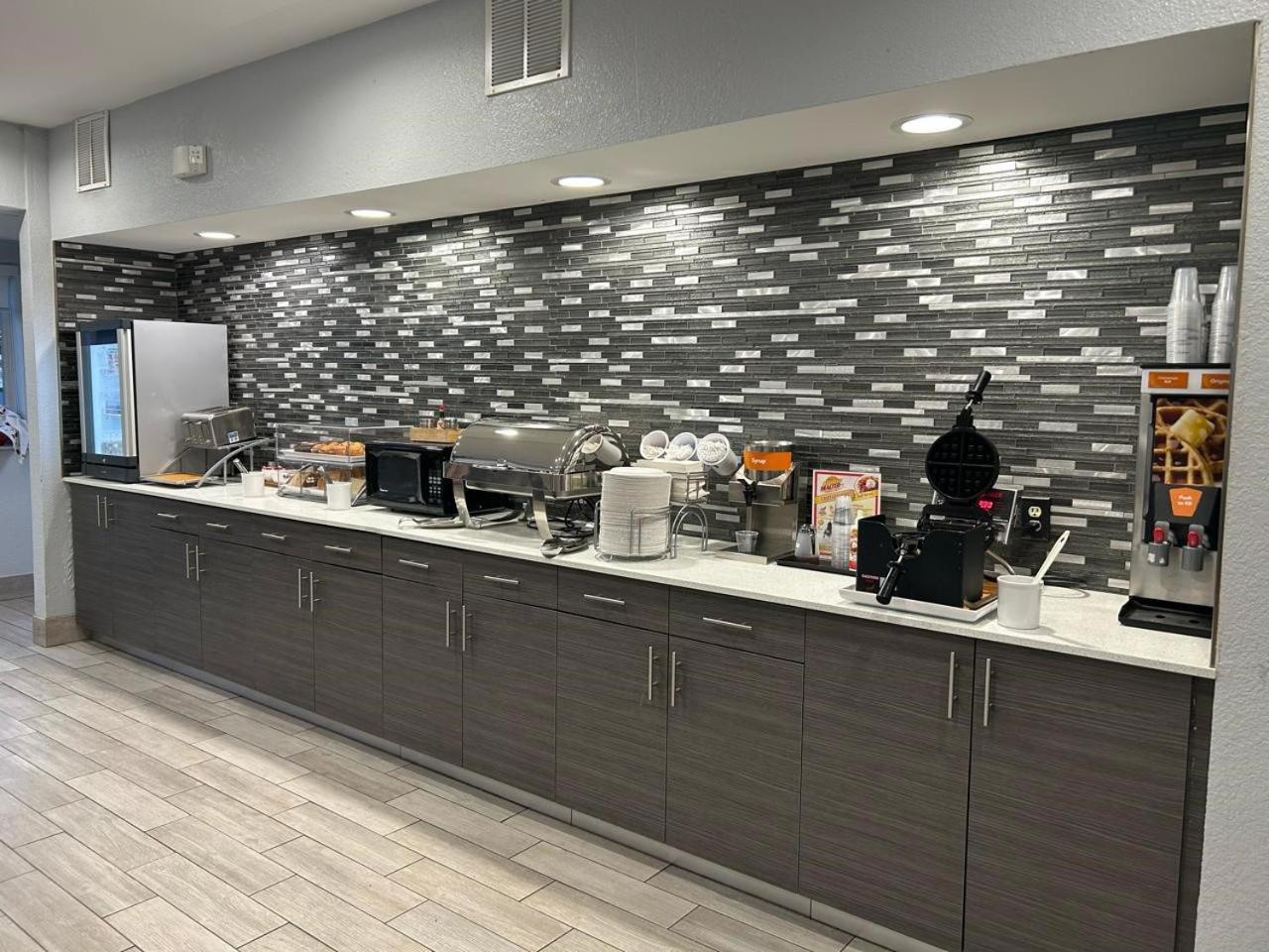 Comfort Inn & Suites Liverpool - Syracuse Εξωτερικό φωτογραφία